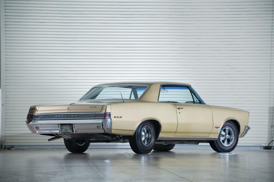  Pontiac GTO Coupe 1965 года  (фото 17 из 26)